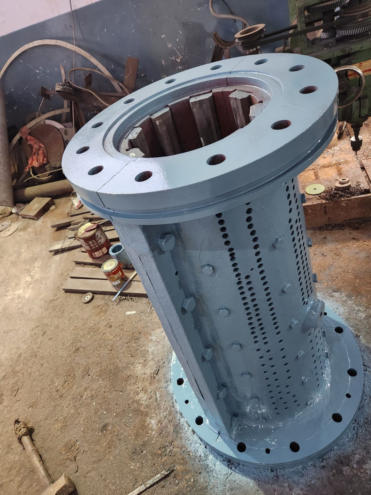 Plug feed unit for industrial processing